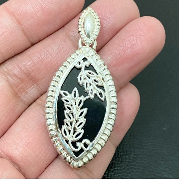 Vintage 925 Signed Sterling Silver  Teardrop Oval Black Onyx Leaf Pendant 14.5g - Picture 11 of 15